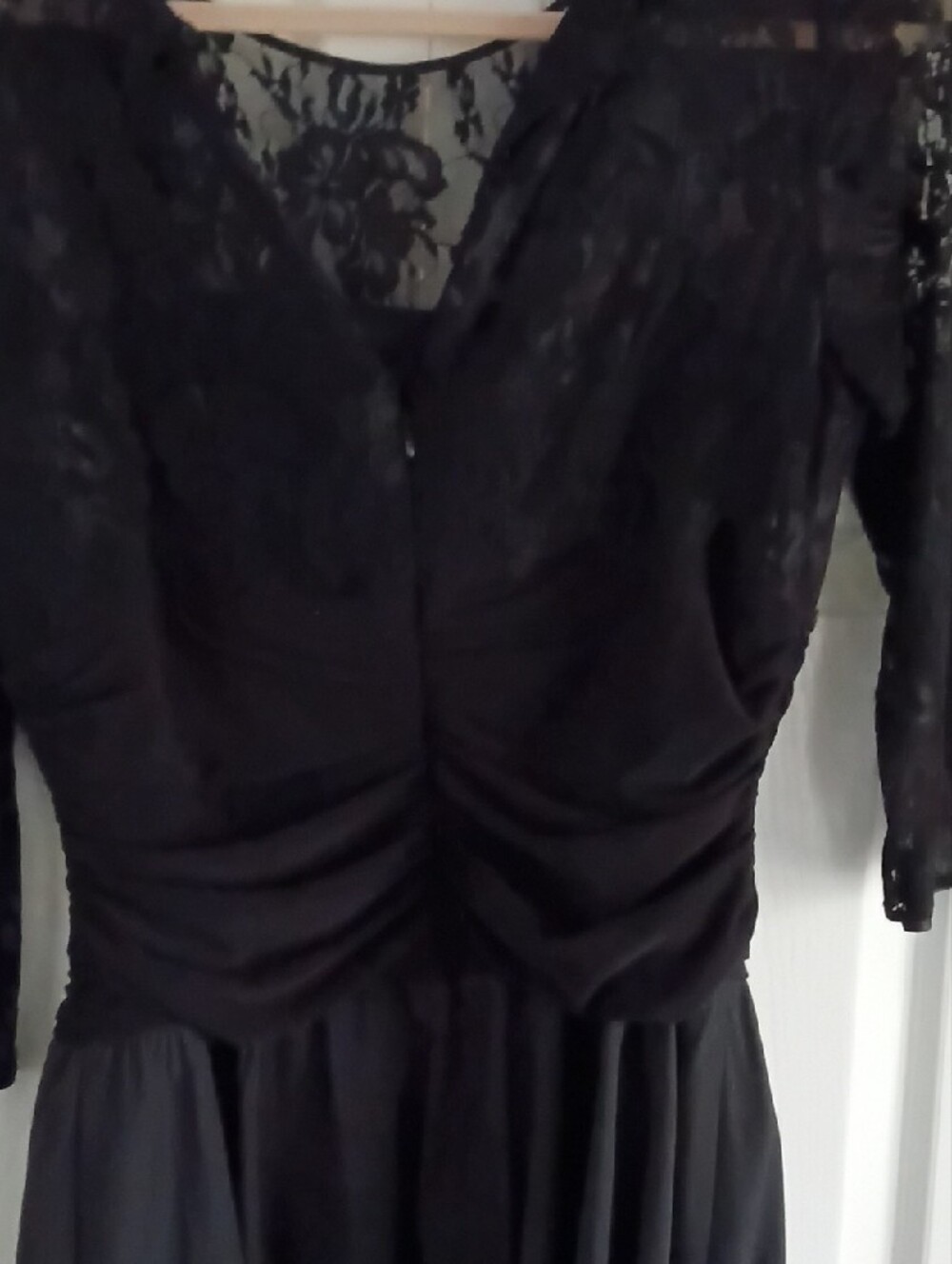 Jessica Howard Black Lace Long Sleeve Evening Dress - Picture 4 of 5